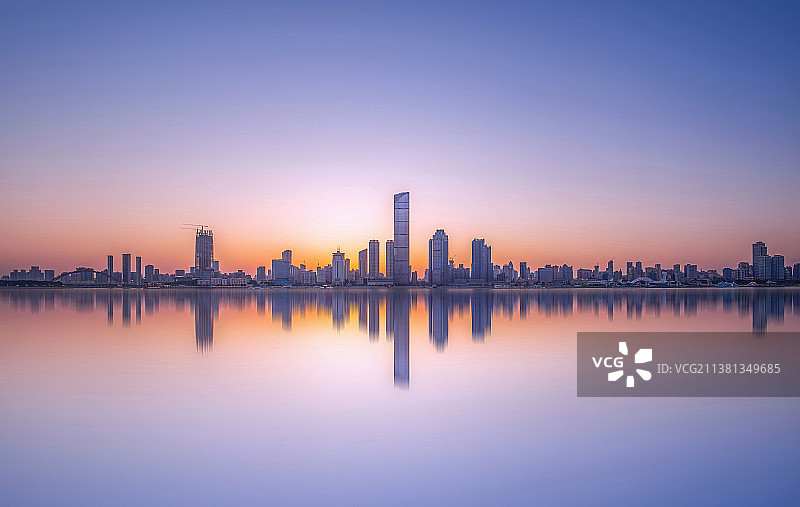 武汉汉口城市天际线晚霞城市风光图片素材