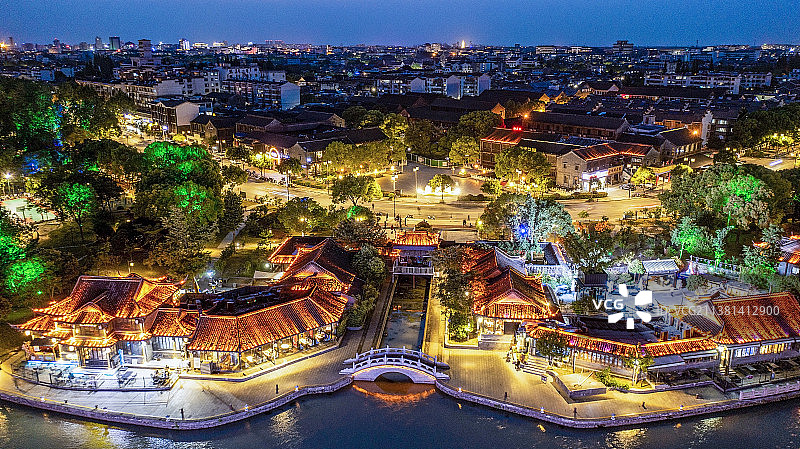 古城古韵 流光溢彩，拍摄于扬州广陵古城图片素材