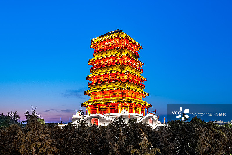 陕西西安汉城湖景区大风阁夜景图片素材