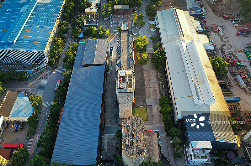 广东省深圳市南山区蛇口集装箱码头和价值工厂航拍图片素材