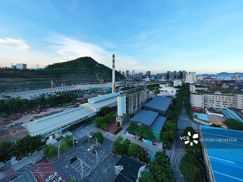 广东省深圳市南山区蛇口集装箱码头和价值工厂航拍图片素材