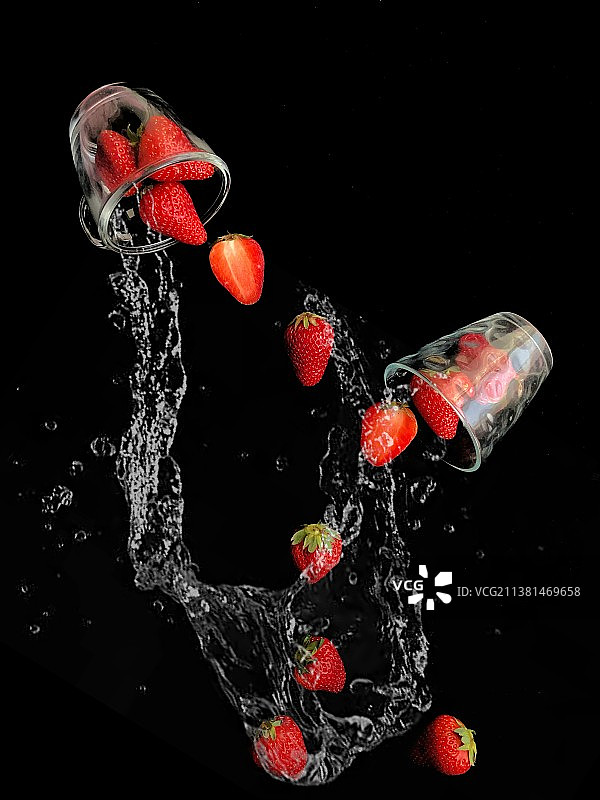 飞溅草莓图片素材