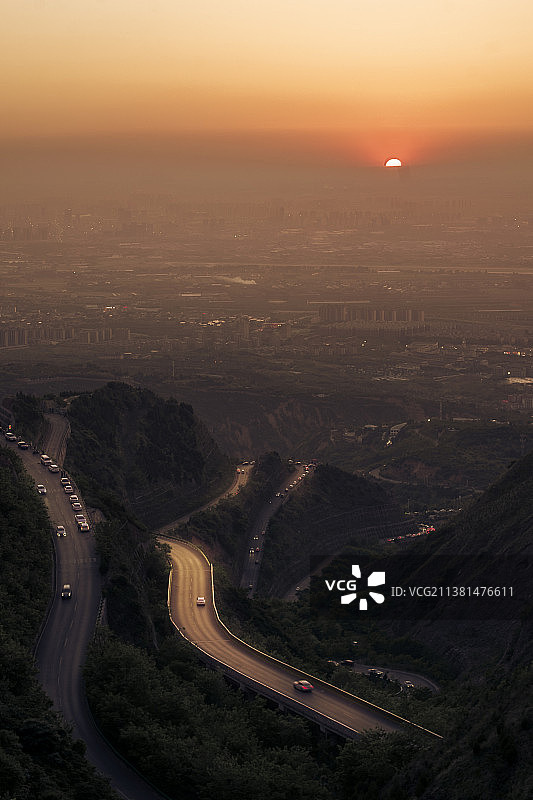 记录西安丨骊山盘山公路图片素材