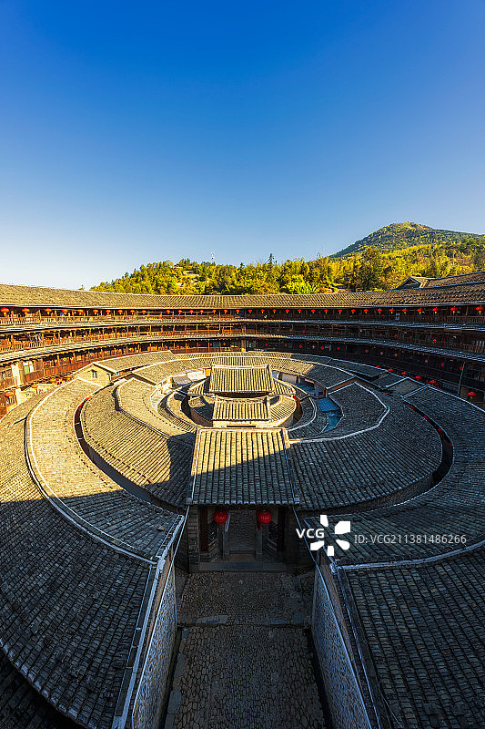 世界文化遗产、福建省龙岩市永定区高北土楼群“圆楼之王”——承启楼图片素材