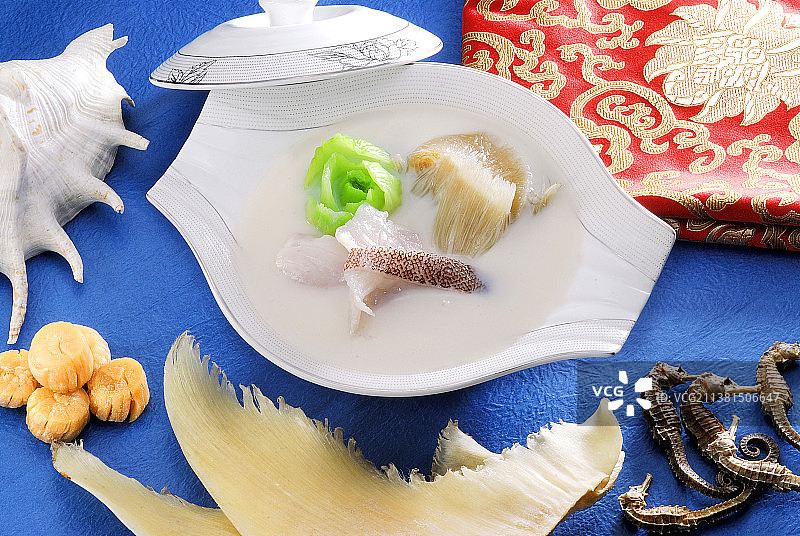 浓汤星斑翅     味道鲜美  嫩滑  营养丰富--图片素材