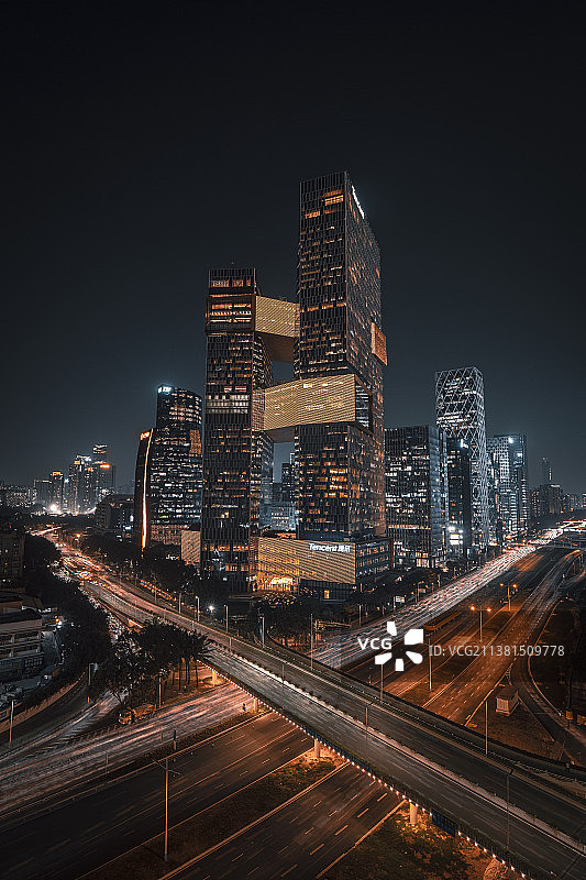 夜晚的腾讯大厦图片素材