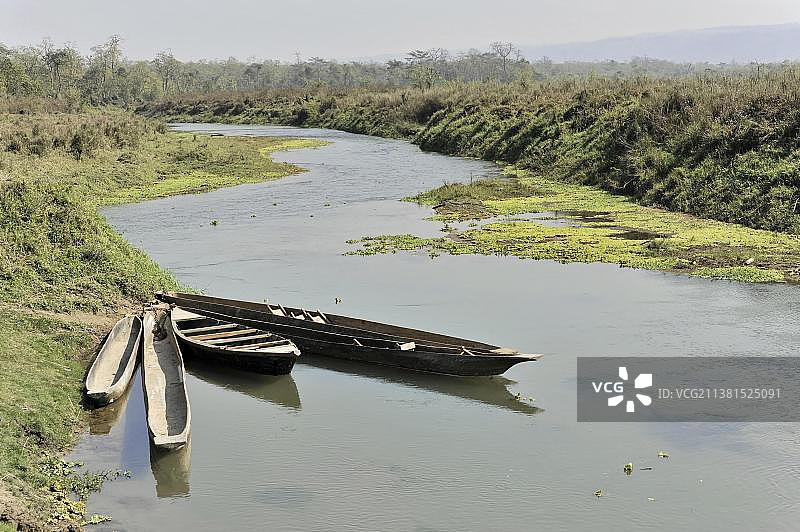 亚洲尼泊尔奇特旺国家公园拉普蒂河游船之旅图片素材
