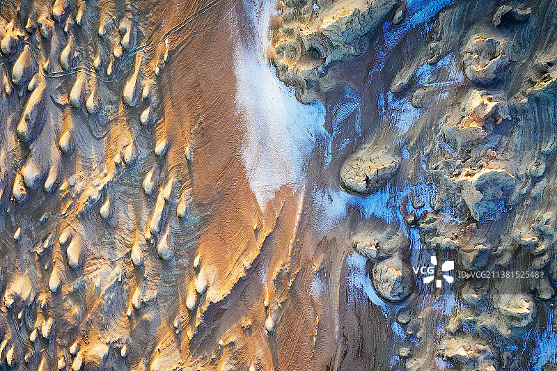 雪后的青海海西冷湖俄博梁雅丹地貌图片素材