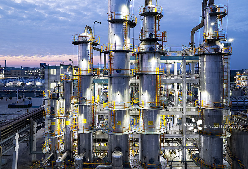 化工厂夜景航拍图片素材