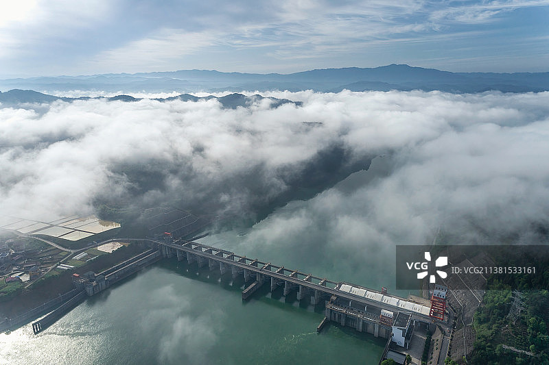 云雾缭绕辰溪县清水塘电站图片素材