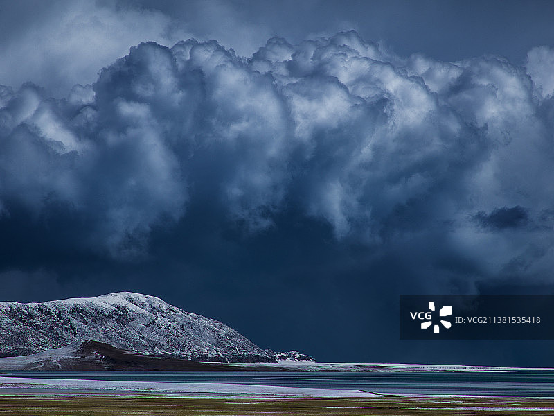 高原暴风雪来临之前图片素材
