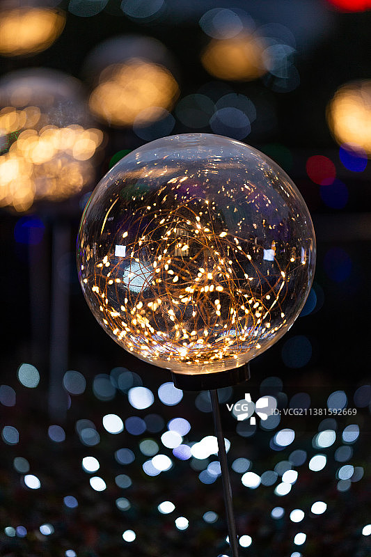 璀璨的霓虹路灯夜景城市风光图片素材