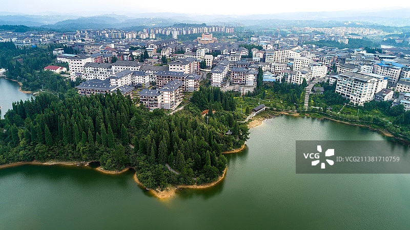 航拍重庆石柱县黄水镇月亮湖风光图片素材