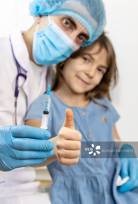 儿童疫苗接种，手部注射图片素材