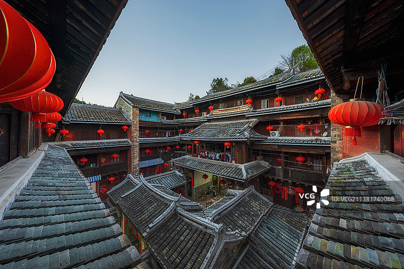 福建省龙岩市永定区福建土楼民俗文化村土楼中的“布达拉宫”——奎聚楼（福建土楼永定景区）内景图片素材