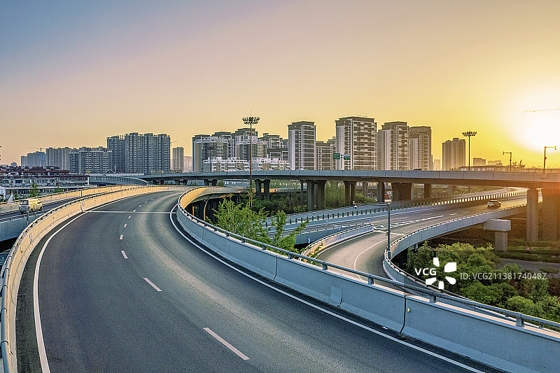 汽车广告背景图城市道路立交航拍视角风景图片素材