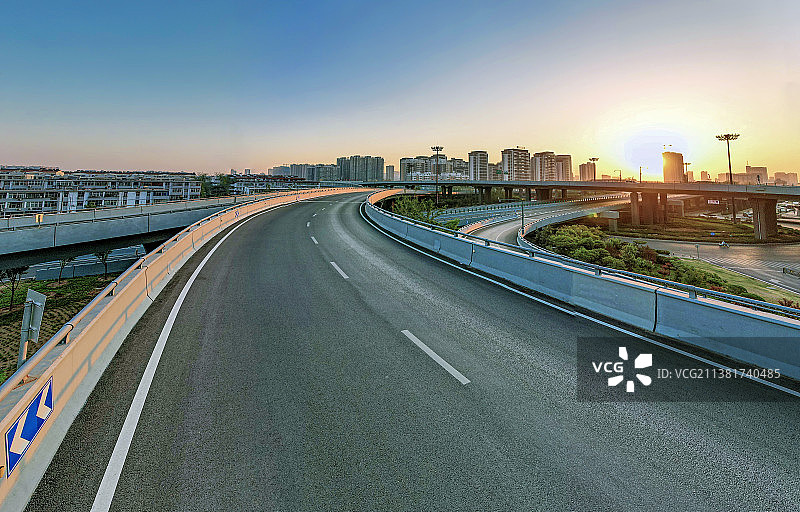 汽车广告背景图城市道路立交航拍视角风景图片素材