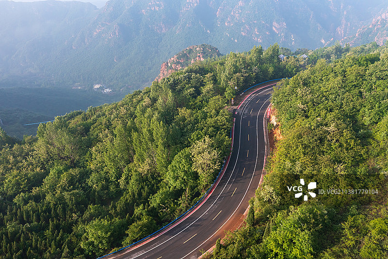河南郑州新密尖山红石峡景区 民宿 旅游道路图片素材