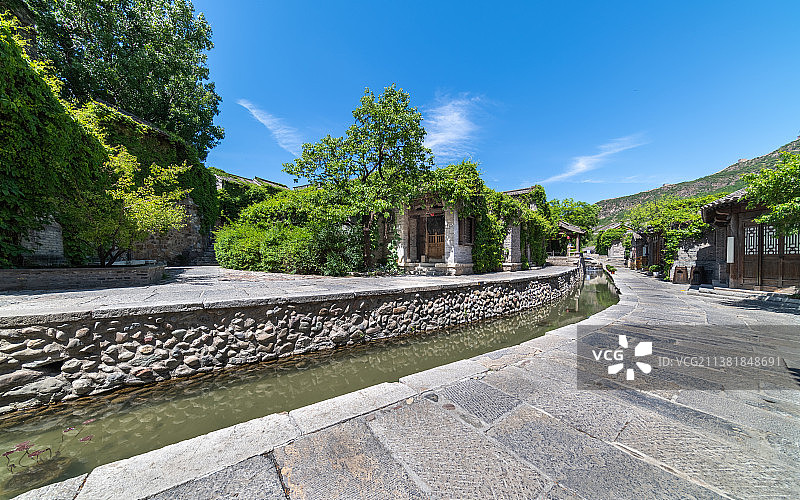 古北水镇建筑小路水流图片素材
