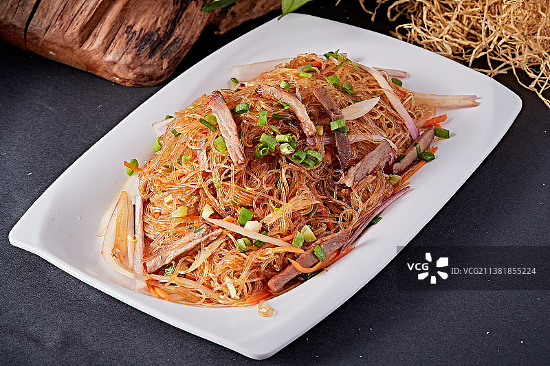 烧腊猪肉炒米粉图片素材