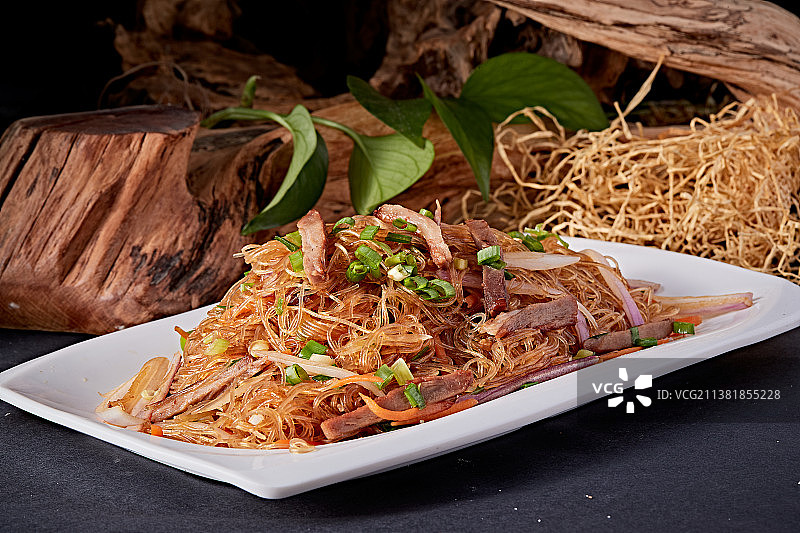 烧腊猪肉炒米粉图片素材