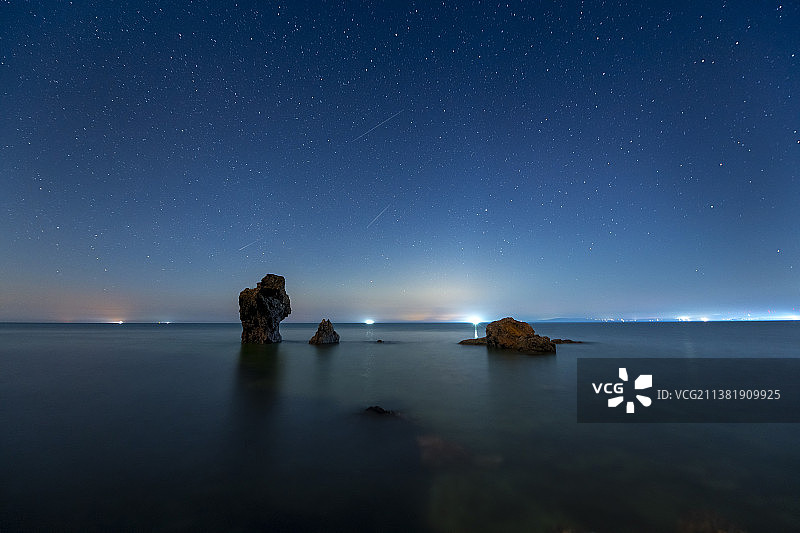 大连驼山排石海岸夜间星空海景图片素材