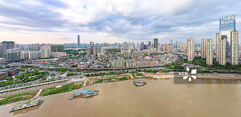 武汉汉江月湖桥附近汉口城市风光图片素材