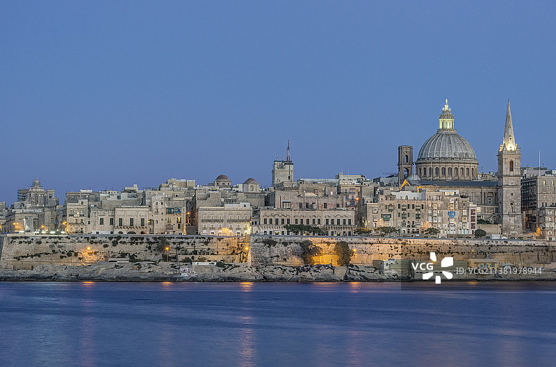 马耳他瓦莱塔历史名城滨水区图片素材