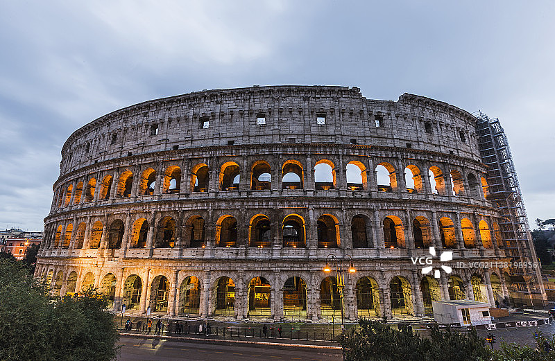 意大利罗马斗兽场仰视视角图片素材