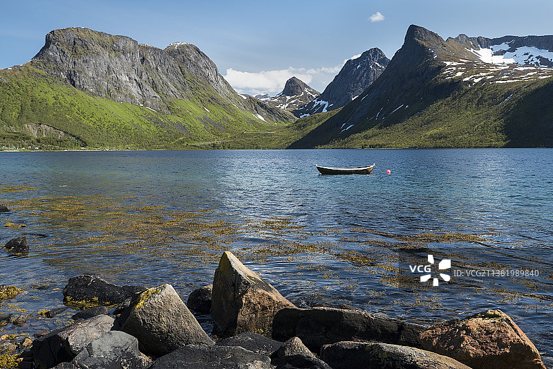 挪威特罗姆斯-芬马克郡塞尼亚的湖光山色美景图片素材