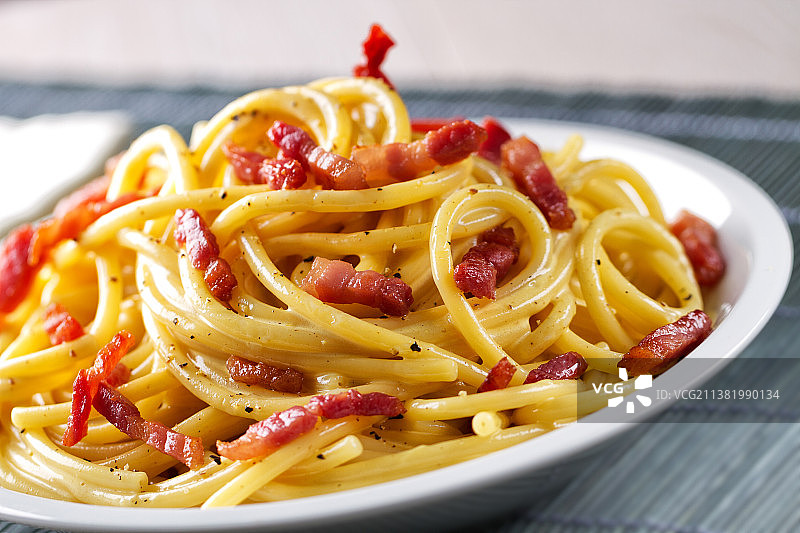传统意大利培根奶油意面图片素材