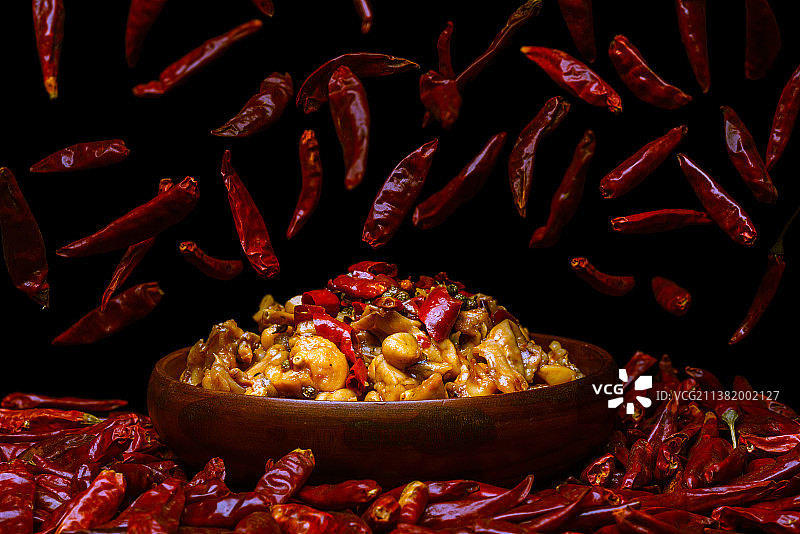 馋嘴的麻辣牛蛙（水煮牛蛙）图片素材