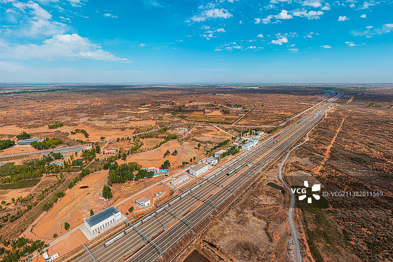 航拍榆林市神木西站机保车专列图片素材
