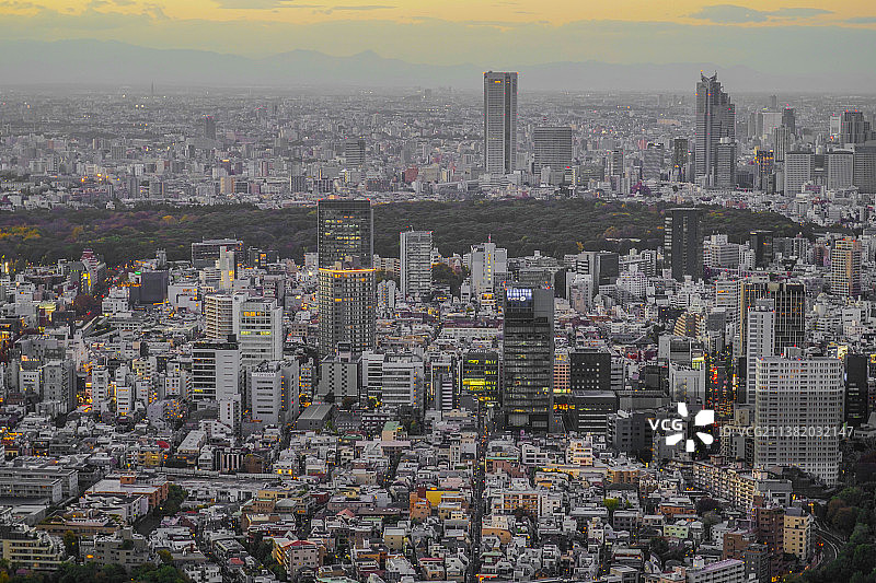 东京市中心的日落和傍晚景色图片素材