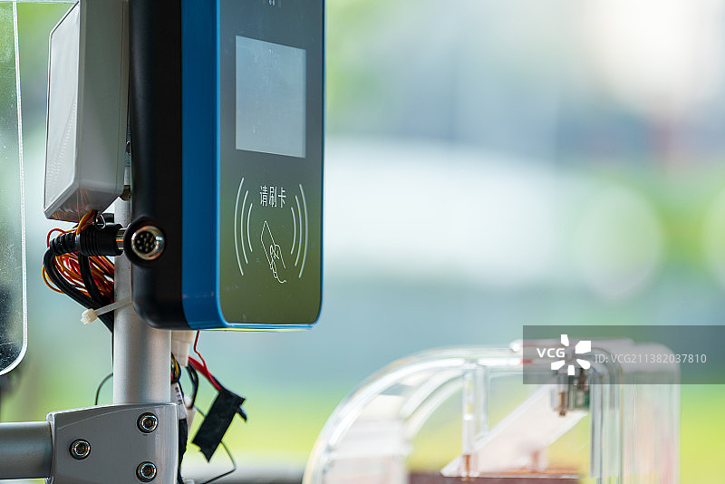 公交智能刷卡设施图片素材