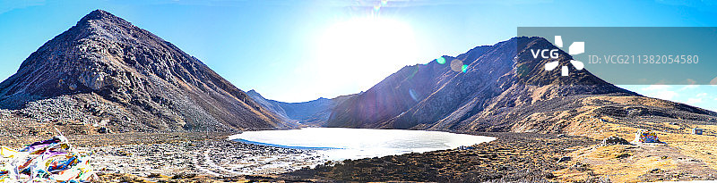 拉姆拉错湖底冬天图片素材