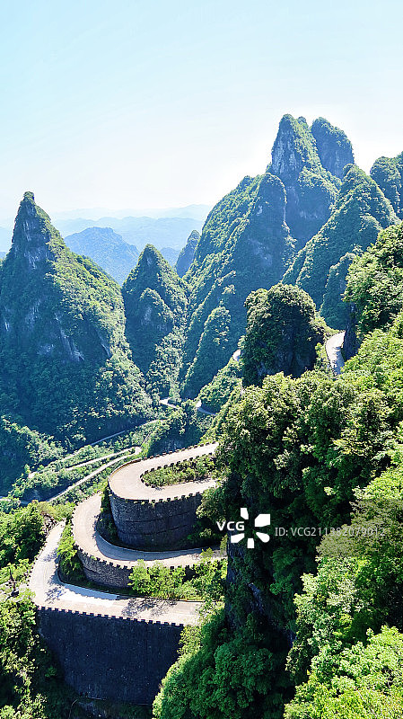 张家界天门山盘山公路图片素材