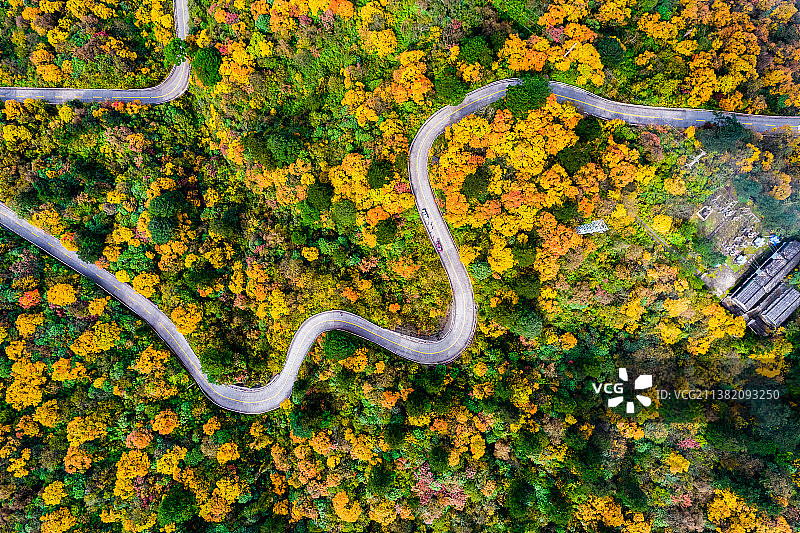 秋染雷洞坪图片素材