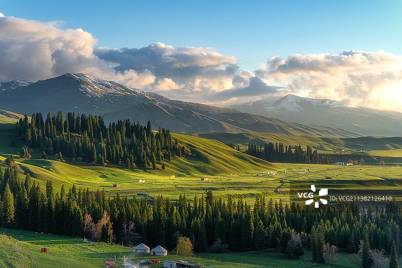 新疆伊犁唐布拉百里画廊图片素材