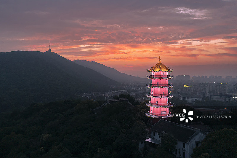 无锡锡山龙光塔夜景图片素材