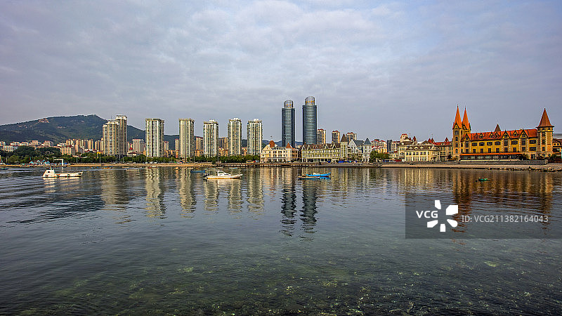 中国烟台莱山海边景色图片素材