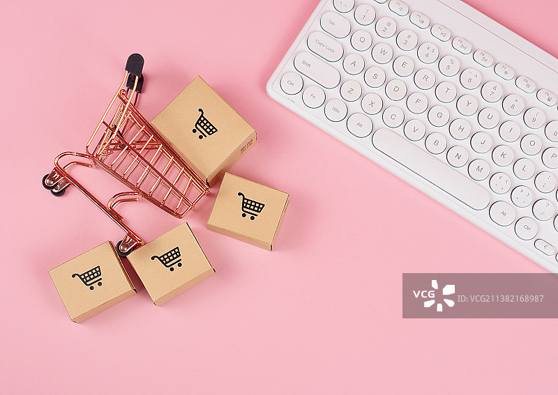 网购购物节疯狂购物网上买东西图片素材