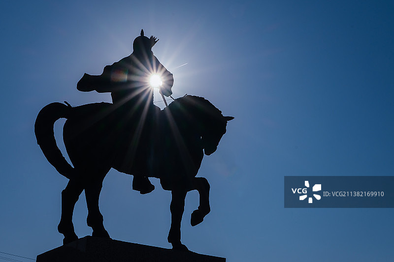 大同灵丘赵武灵王墓铜像图片素材