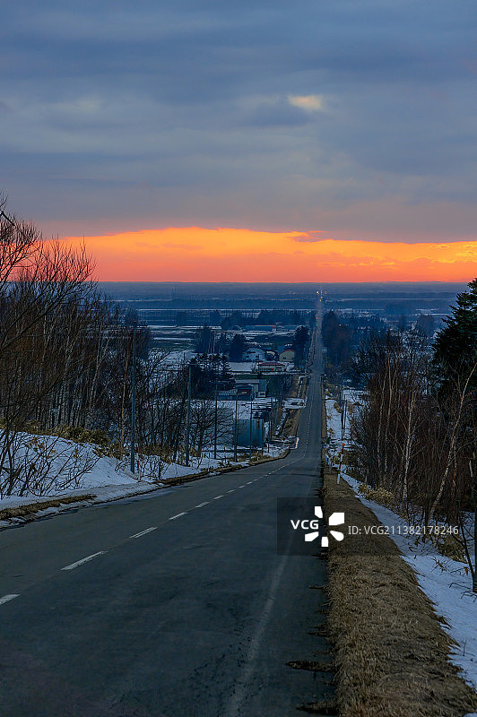 日本北海道知床通往天空之路落日风光图片素材