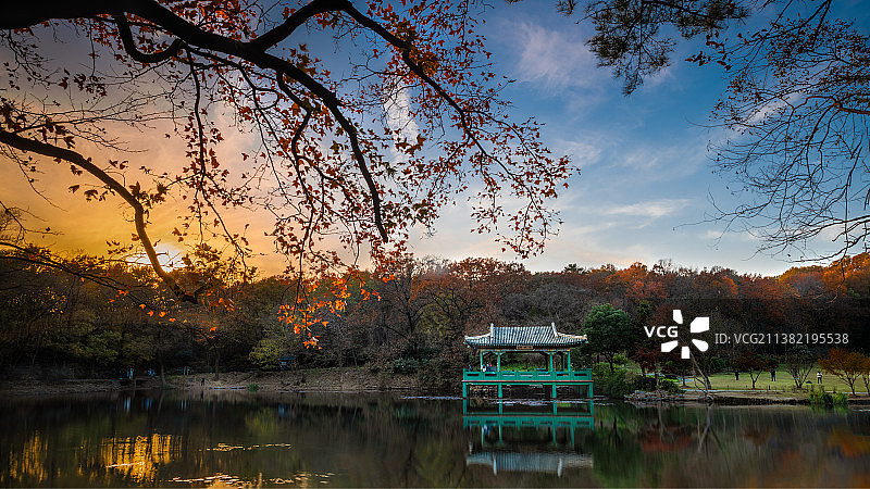 南京中山陵水榭秋色图片素材