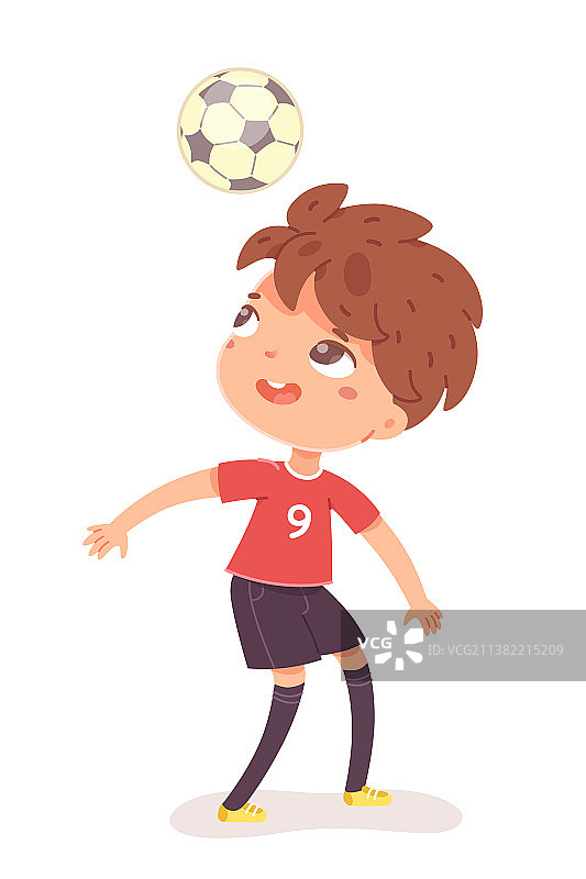 踢足球时头顶着球的男孩图片素材