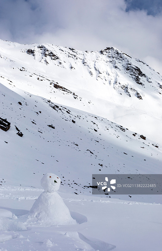四川阿坝松潘都日峰登山大本营雪人图片素材