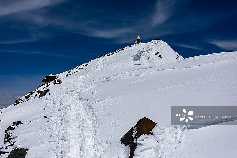 四川阿坝松潘县岷山山脉都日峰图片素材