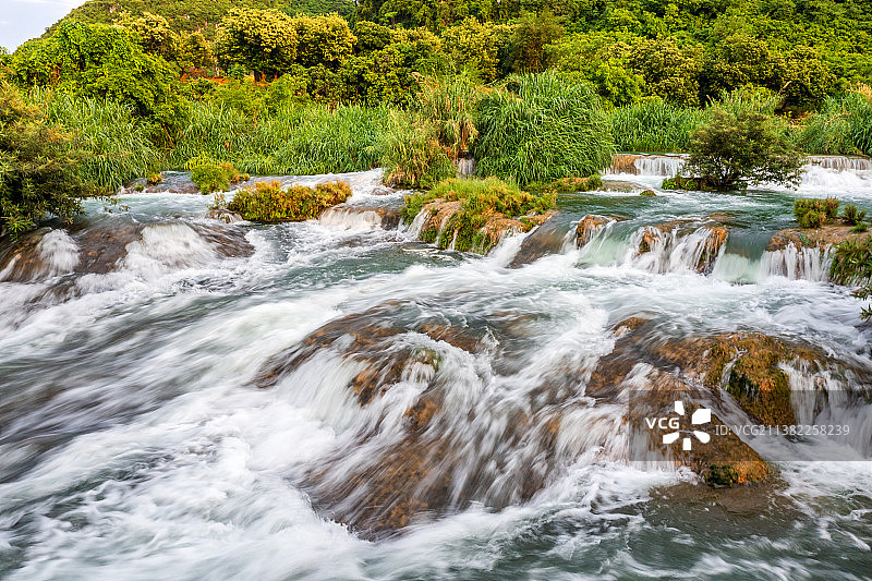 万塔河风景区渔娘湾瀑布图片素材