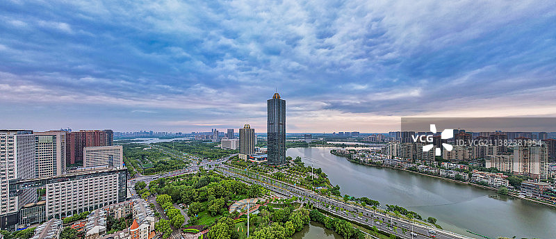 武汉东西湖区金山大道欧亚广场和欧亚会展国际酒店图片素材